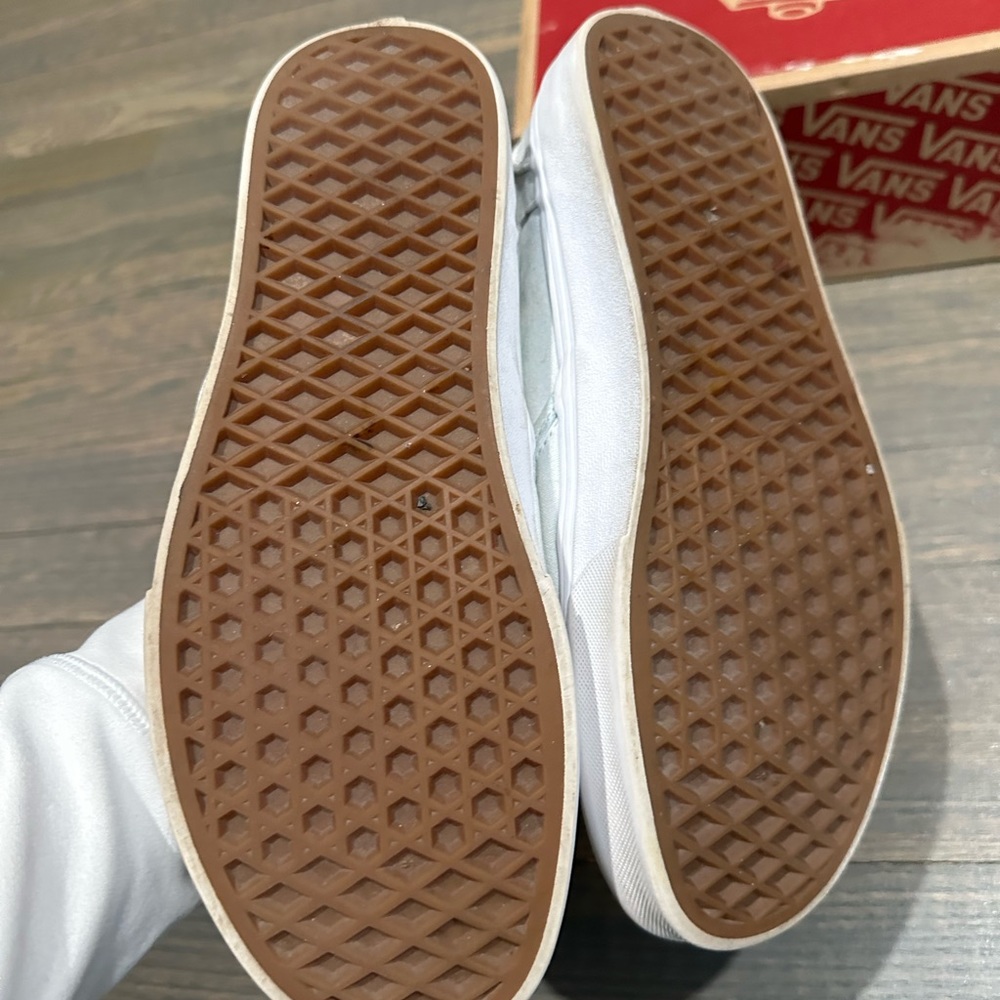 VANS pride heart rainbow size 8.5 - Picture 3 of 3